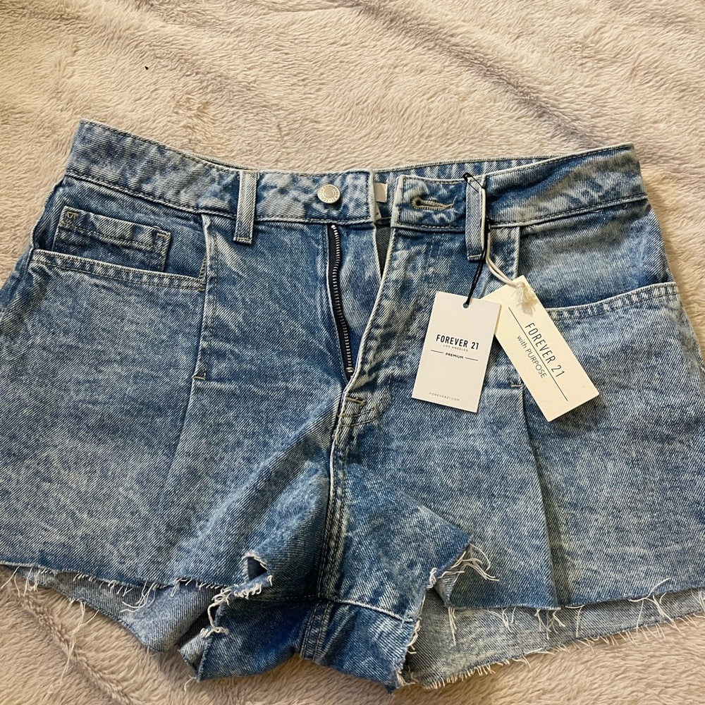 NWT Forever 21 Premium Pleated Denim Shorts
